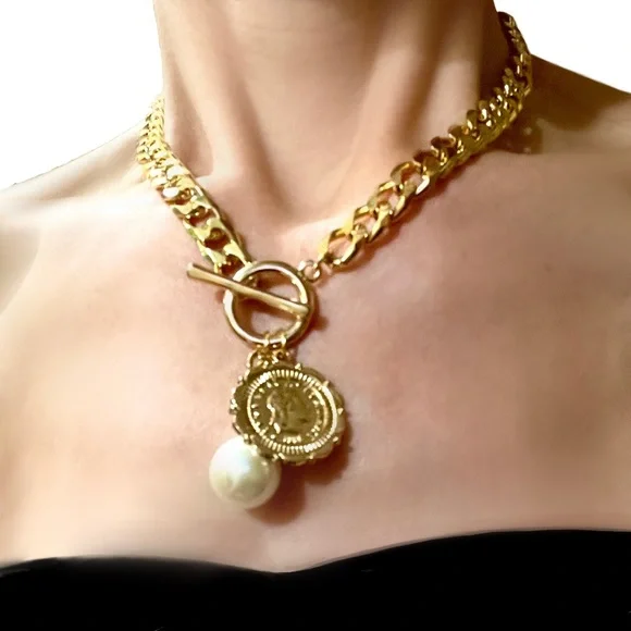 SOLD OUTπΉHPx2πΉGold Chain Choker w Pearl, Toggle & Coin - Picture 2 of 3
